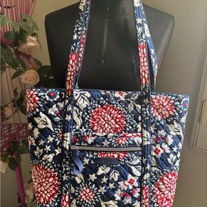 Vera Bradley Red White and Blue Quilted Tote Bag. EXCELLENT CONDITION
